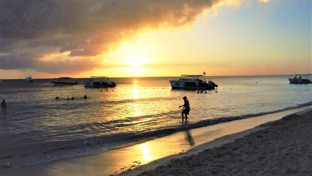 Alkquimia Hotel, Lounge And Bar Bayahibe Buitenkant foto
