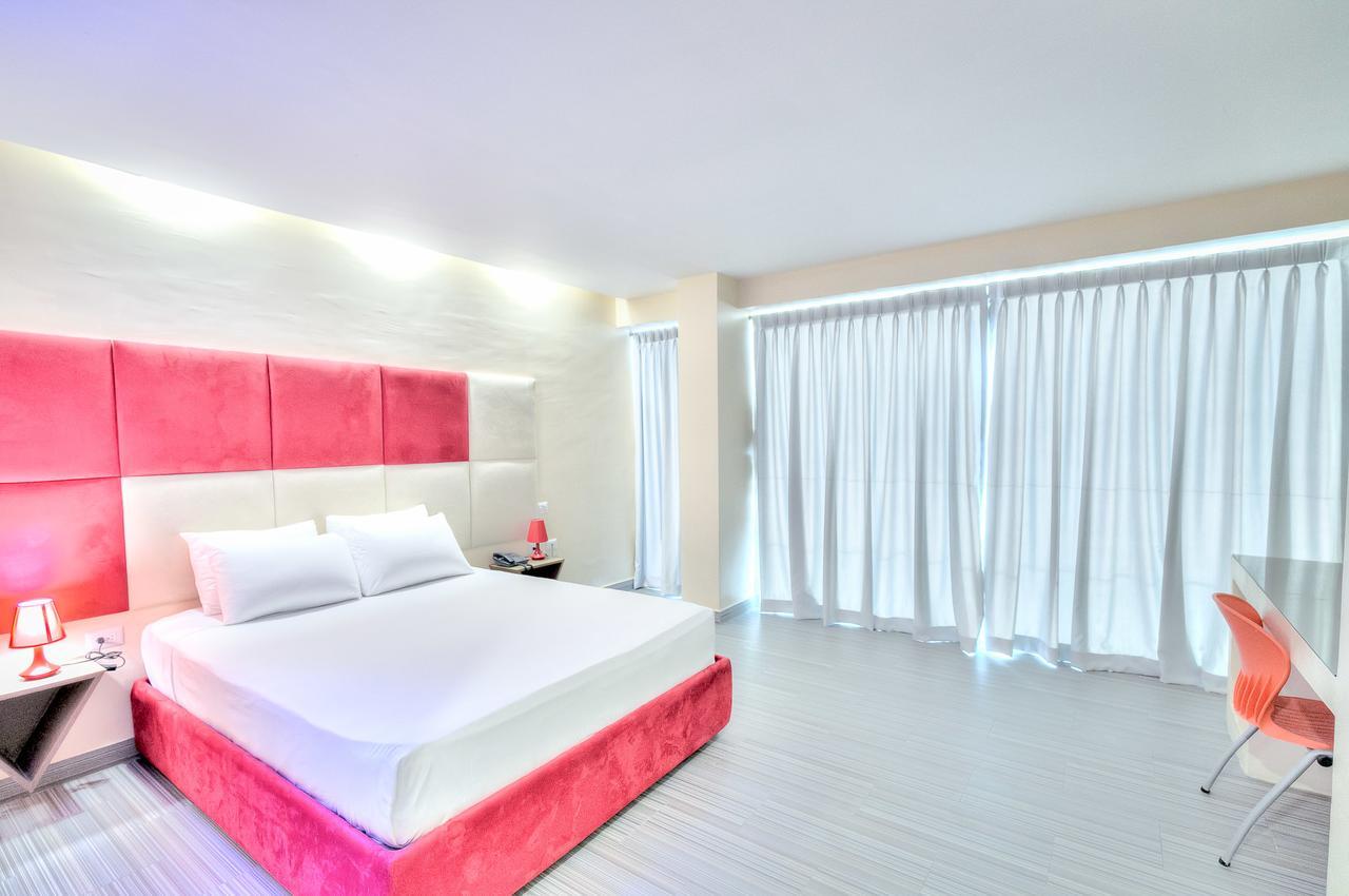 Alkquimia Hotel, Lounge And Bar Bayahibe Buitenkant foto